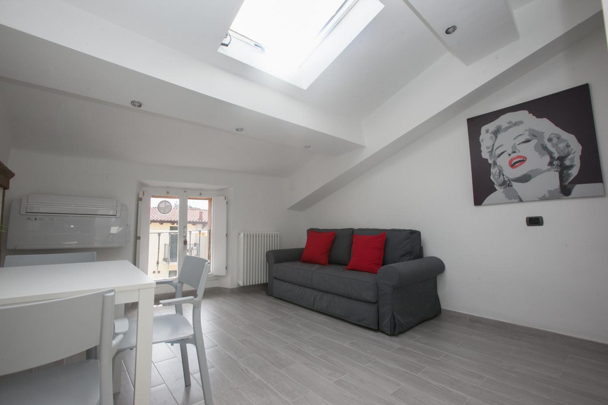 Amazing And New Penthouse In Center Apartment Mailand